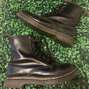 Dr. Martens Size 7